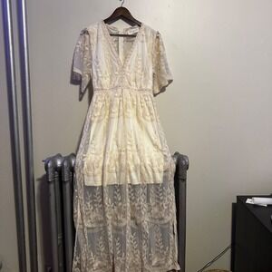 Women's Maxi Dress Size Medium Lace Floral Ivory V Neck Short Sleeve Whimsical